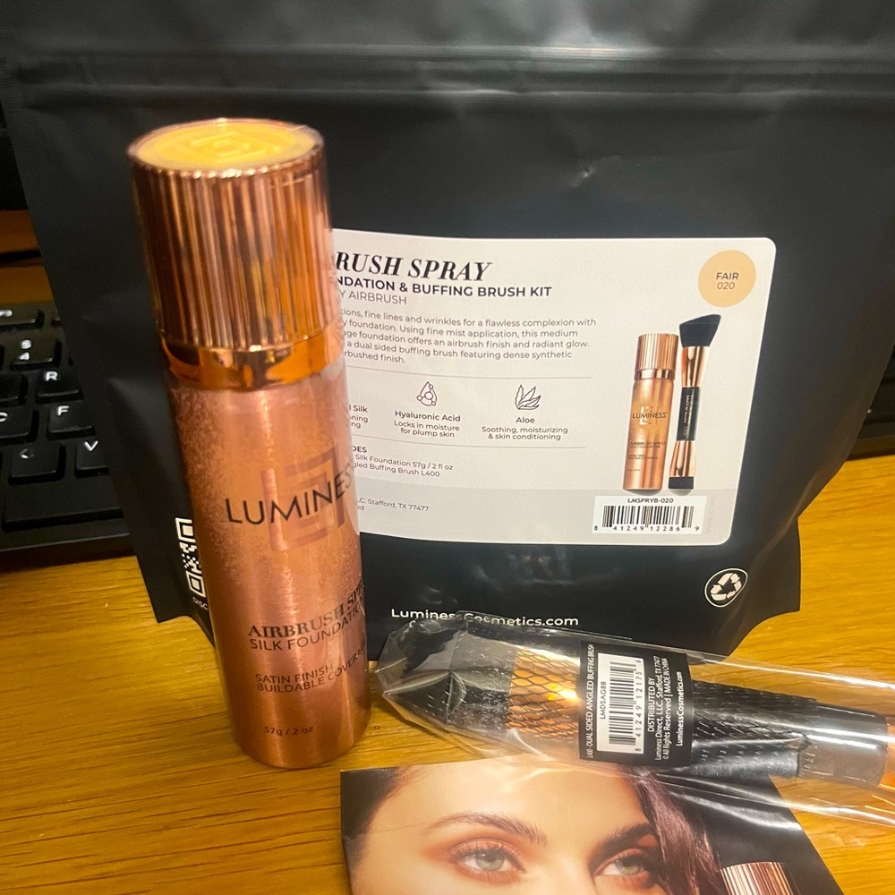 Luminess Airbrush Spray Silk Foundation & Buffing Brush Kit